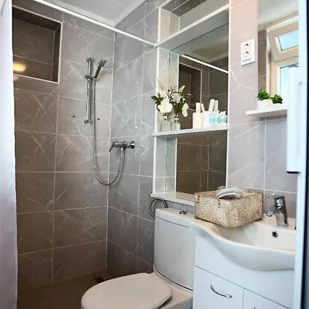 Tole شقة دوبروفينك