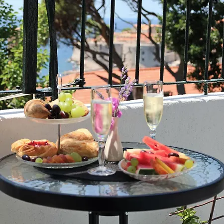 Tole Διαμέρισμα *