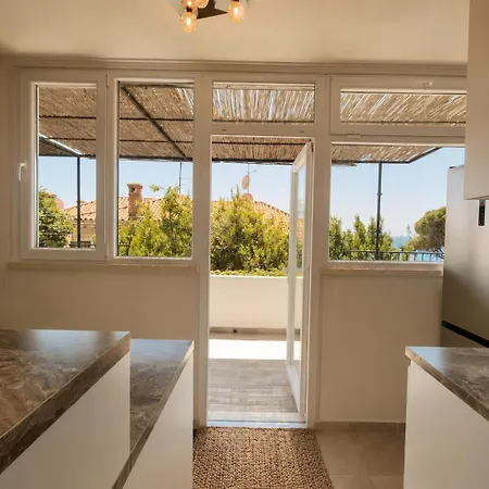 Apartment Tole
